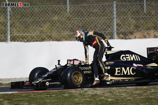 Lotus behob den Defekt, doch eine Stunde später stand Maldonado erneut auf der Strecke und sorgte für die zweite rote Flagge des Tages. Lotus behob den Defekt, doch eine Stunde später stand Maldonado erneut auf der Strecke und sorgte für die zweite rote Flagge des Tages.