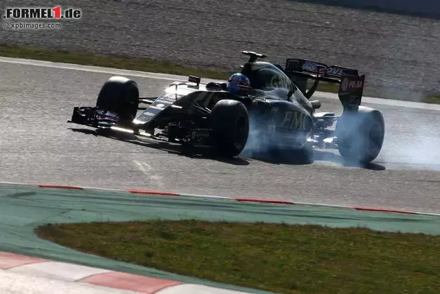 Später durfte sich Palmer dann ans Limit das Lotus E23 herantasten. Foto zur News: Später durfte sich Palmer dann ans Limit das Lotus E23 herantasten.