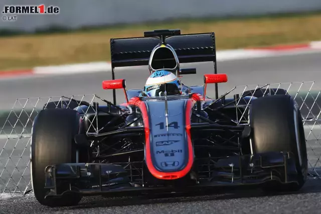 Aero-Messungen auch bei McLaren. Man könnte glatt meinen, Fernando Alonso hätte einen Zaun mitgenommen. Foto zur News: Aero-Messungen auch bei McLaren. Man könnte glatt meinen, Fernando Alonso hätte einen Zaun mitgenommen.