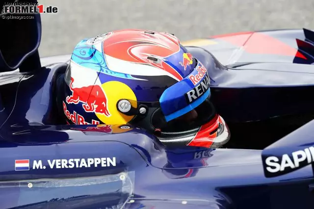 Rundenhamster ist am Samstag Max Verstappen (Toro Rosso), der 129 mal den Krus umrundete. Kurz vor Testende rollt er aber am Ende der Boxenausfahrt aus und sorgt für die dritte rote Flagge des Tages. Foto zur News: Rundenhamster ist am Samstag Max Verstappen (Toro Rosso), der 129 mal den Krus umrundete. Kurz vor Testende rollt er aber am Ende der Boxenausfahrt aus und sorgt für die dritte rote Flagge des Tages.