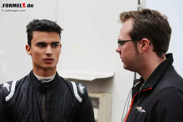 Pascal Wehrlein war heute wieder für Force India im Einsatz, wo der Mercedes-Entwicklungsfahrer übrigens einen neutral-schwarzen Rennanzug fährt. Foto zur News: Pascal Wehrlein war heute wieder für Force India im Einsatz, wo der Mercedes-Entwicklungsfahrer übrigens einen neutral-schwarzen Rennanzug fährt.