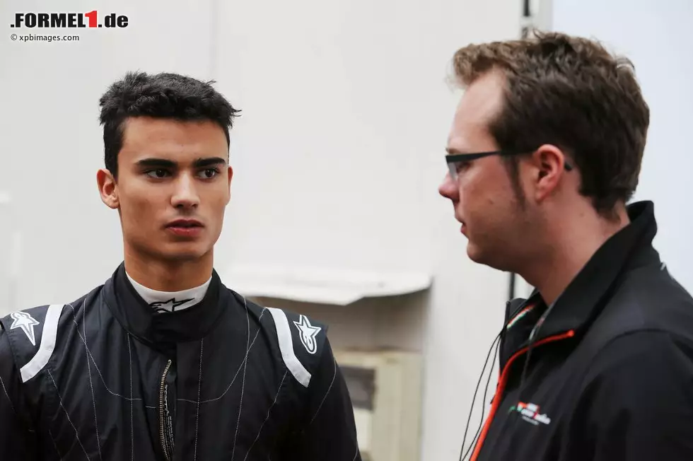 Pascal Wehrlein war heute wieder für Force India im Einsatz, wo der Mercedes-Entwicklungsfahrer übrigens einen neutral-schwarzen Rennanzug fährt. Foto zur News: Pascal Wehrlein war heute wieder für Force India im Einsatz, wo der Mercedes-Entwicklungsfahrer übrigens einen neutral-schwarzen Rennanzug fährt.