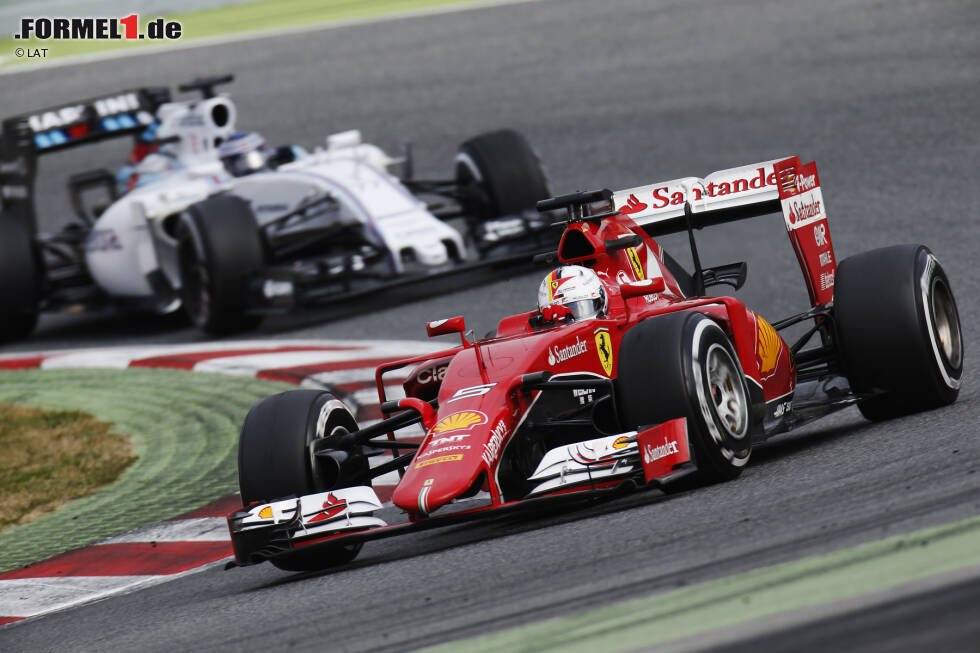 Foto zur News: Sebastian Vettel (Ferrari) und Valtteri Bottas (Williams)