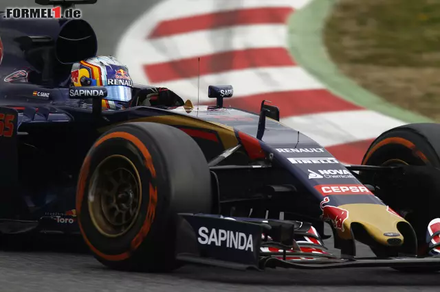 Das B-Team von Red Bull präsentiert am Donnerstag einen völlig überarbeiteten STR10 mit einer deutlich kürzeren Fahrzeugnase. Foto zur News: Das B-Team von Red Bull präsentiert am Donnerstag einen völlig überarbeiteten STR10 mit einer deutlich kürzeren Fahrzeugnase.