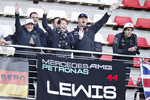Foto zur News: Fans von Lewis Hamilton (Mercedes)