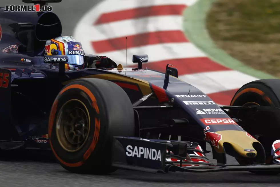 Das B-Team von Red Bull präsentiert am Donnerstag einen völlig überarbeiteten STR10 mit einer deutlich kürzeren Fahrzeugnase. Foto zur News: Das B-Team von Red Bull präsentiert am Donnerstag einen völlig überarbeiteten STR10 mit einer deutlich kürzeren Fahrzeugnase.