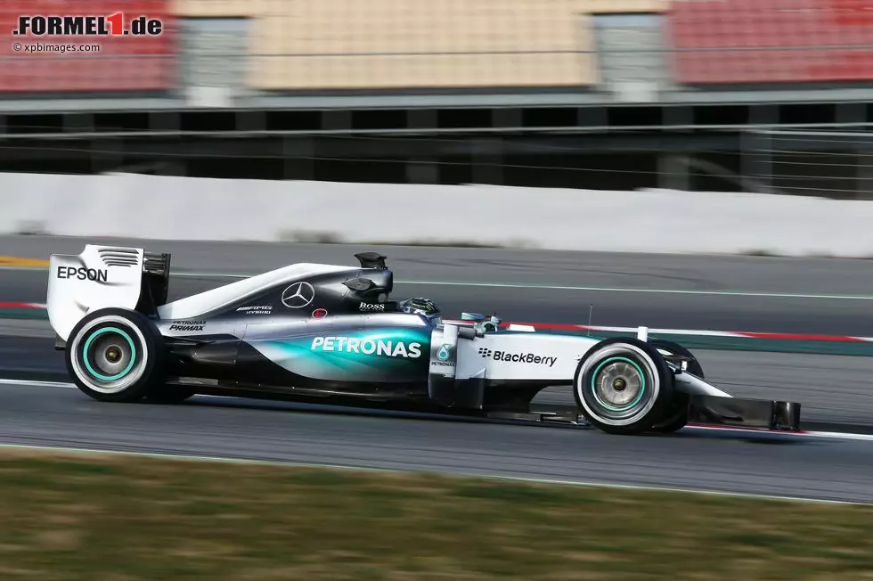 Foto zur News: Bestzeit für Nico Rosberg. Mercedes zieht erstmals bei den Wintertests weiche Reifen auf, und prompt fährt Nico Rosberg mit 1:22.792 Minuten die schnellste Runde des Tages.