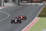 Foto zur News: Carlos Sainz jun. (Toro Rosso) und Kimi Räikkönen (Ferrari)