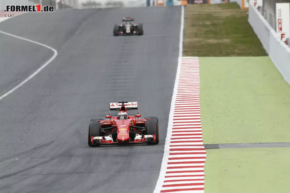Foto zur News: Kimi Räikkönen (Ferrari) und Romain Grosjean (Lotus)