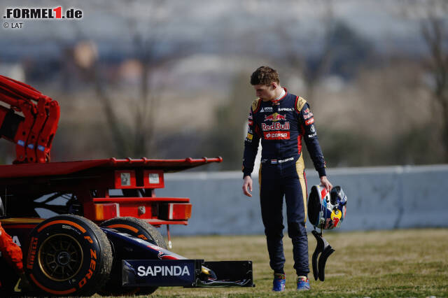 Foto zur News: Auch das zweite Red-Bull-Team sorgt für eine rote Flagge. Max Verstappens Toro Rosso rollt am Nachmittag mit einem Antriebsschaden in Kurve 3 aus.