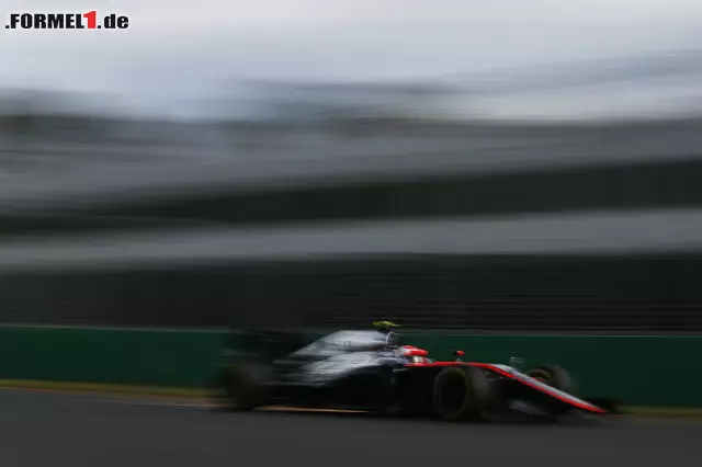 Foto zur News: McLaren fährt zu Saisonbeginn dem Feld hinterher