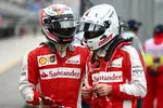 Foto zur News: Kimi Räikkönen (Ferrari) und Sebastian Vettel (Ferrari)