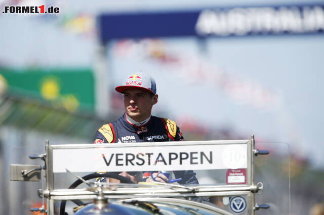 Foto zur News: Max Verstappen sah bei seinem Formel-1-Debüt in Melbourne nicht die Zielflagge