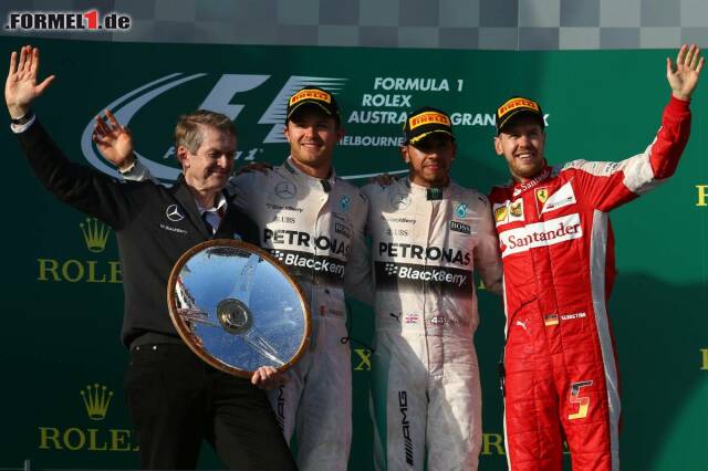 Foto zur News: Das Podium in Melbourne: Nico Rosberg, Lewis Hamilton und Sebastian Vettel. Aber wie kam es dazu? Klickt euch durch den Rennfilm!