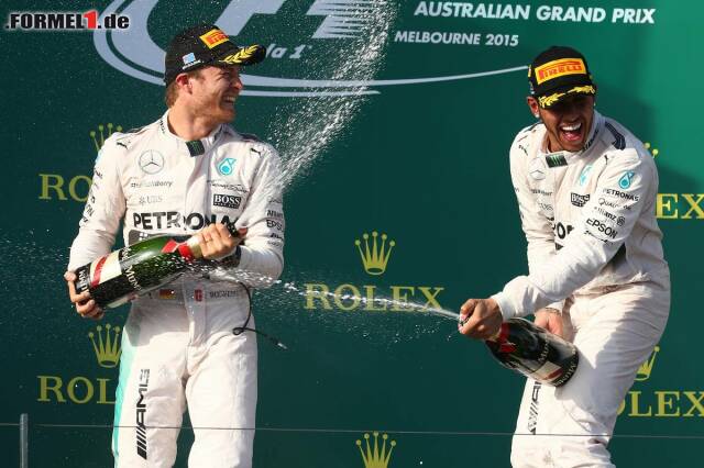 Foto zur News: Lewis Hamilton und Nico Rosberg feiern den Doppelerfolg von Melbourne