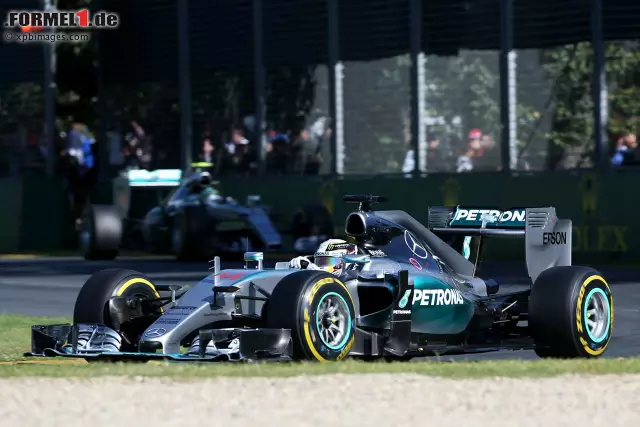 Lewis Hamilton und Nico Rosberg (Mercedes AMG Petronas Formula One Team) Foto zur News: Lewis Hamilton und Nico Rosberg (Mercedes AMG Petronas Formula One Team)