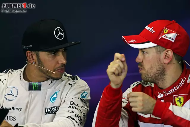 Foto zur News: Lewis Hamilton (Mercedes) und Sebastian Vettel (Ferrari)