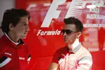 Foto zur News: Roberto Merhi (Manor Marussia) und Will Stevens (Manor Marussia)