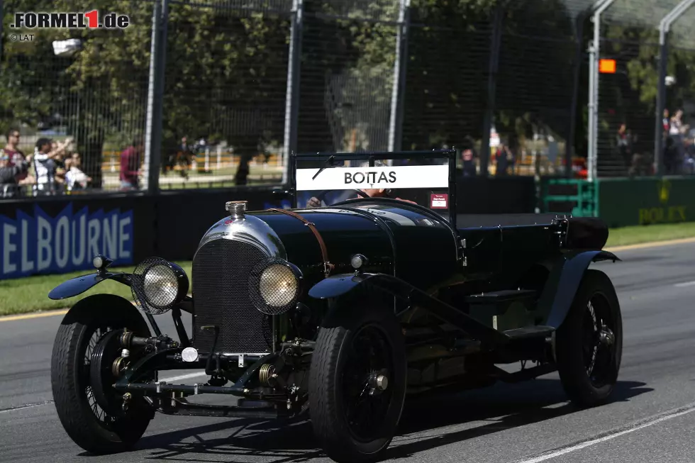 Foto zur News: Valtteri Bottas (Williams) fehlte aufgrund seiner Rückenprobleme bei der Fahrerparade