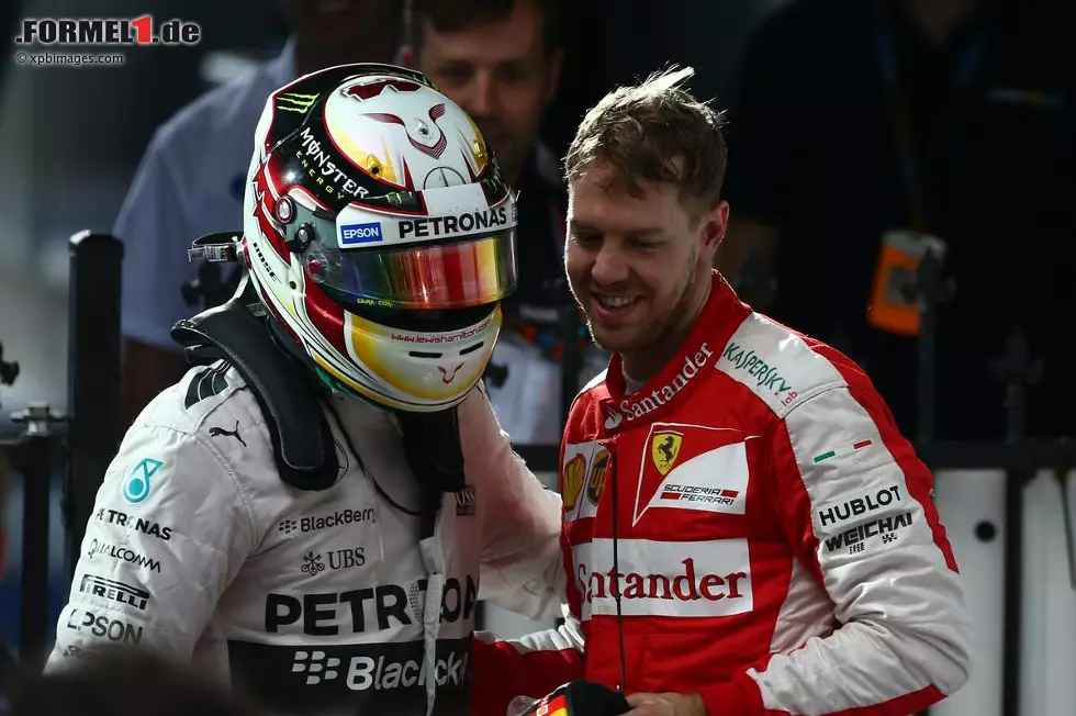 Foto zur News: Lewis Hamilton und Sebastian Vettel