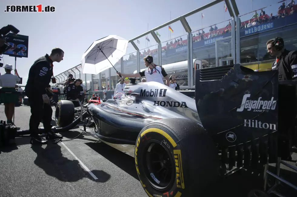 Foto zur News: Jenson Button (McLaren Honda)