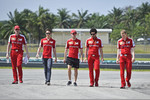 Foto zur News: Sebastian Vettel (Ferrari) und Esteban Gutierrez