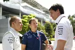 Foto zur News: Valtteri Bottas (Williams) und Toto Wolff