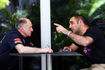 Foto zur News: Franz Tost (Toro Rosso) und Cyril Abiteboul (Renault)