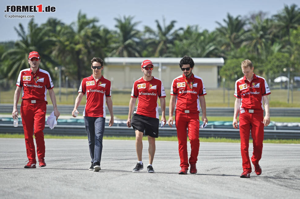 Foto zur News: Sebastian Vettel (Ferrari) und Esteban Gutierrez