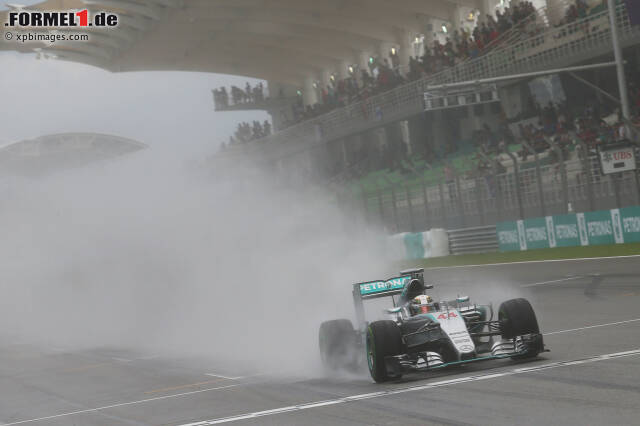 Foto zur News: Lewis Hamilton fuhr im Regen knapp auf die Pole-Position