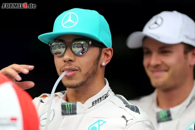 Foto zur News: Lewis Hamilton und Nico Rosberg (Mercedes AMG Petronas Formula One Team)