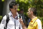 Foto zur News: Toto Wolff und Cyril Abiteboul