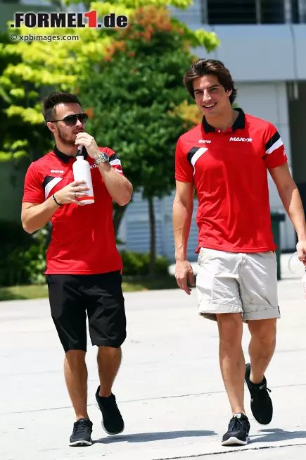 Foto zur News: Will Stevens (Manor-Marussia) und Roberto Merhi (Manor-Marussia)