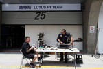 Foto zur News: Lotus-Mechaniker