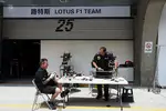 Foto zur News: Lotus-Mechaniker