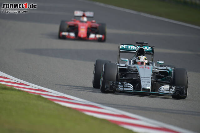 Foto zur News: Kann Sebastian Vettel im Rennen wieder Jagd auf Lewis Hamilton machen? Der Brite war im Qualifying in 1:35.782 Minuten der Schnellste