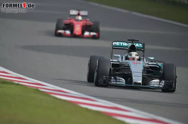 Foto zur News: Kann Sebastian Vettel im Rennen wieder Jagd auf Lewis Hamilton machen? Der Brite war im Qualifying in 1:35.782 Minuten der Schnellste