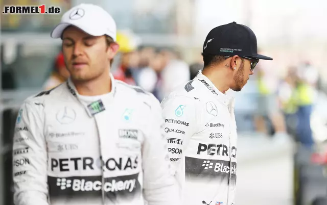 Foto zur News: Nico Rosberg und Lewis Hamilton (Mercedes AMG Petronas Formula One Team)