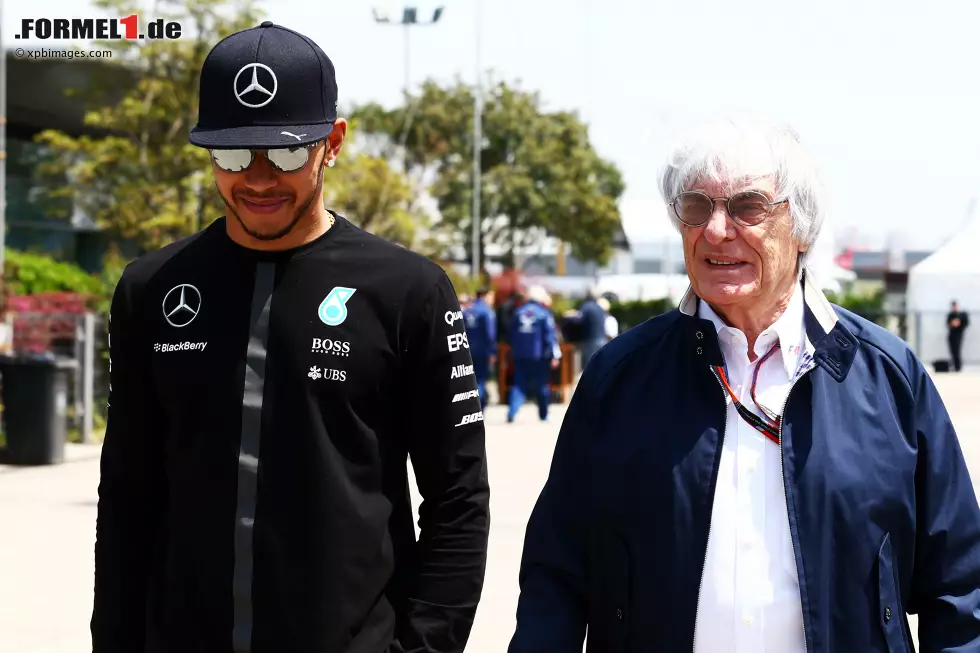 Foto zur News: Lewis Hamilton (Mercedes) und Bernie Ecclestone