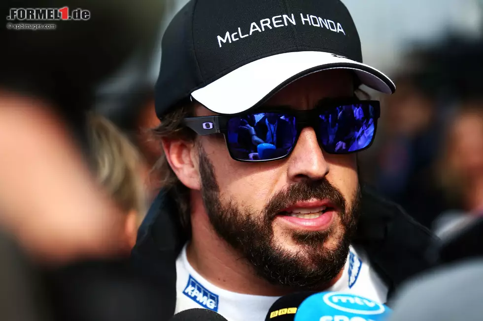 Foto zur News: Fernando Alonso (McLaren)