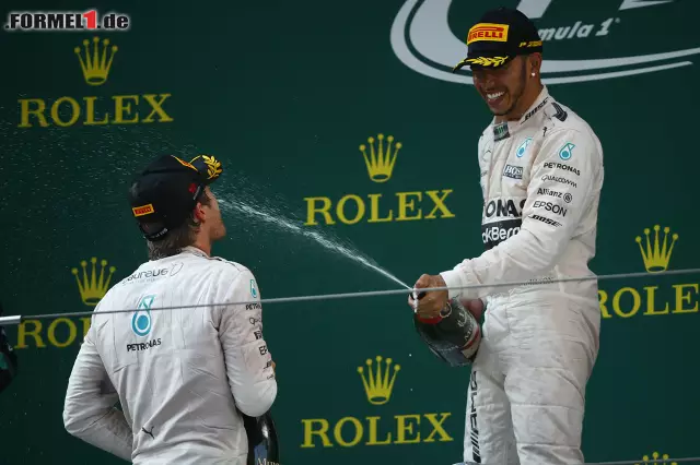 Foto zur News: Lewis Hamilton und Nico Rosberg (Mercedes AMG Petronas Formula One Team)