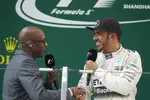 Foto zur News: Lewis Hamilton (Mercedes) mit Ed Moses