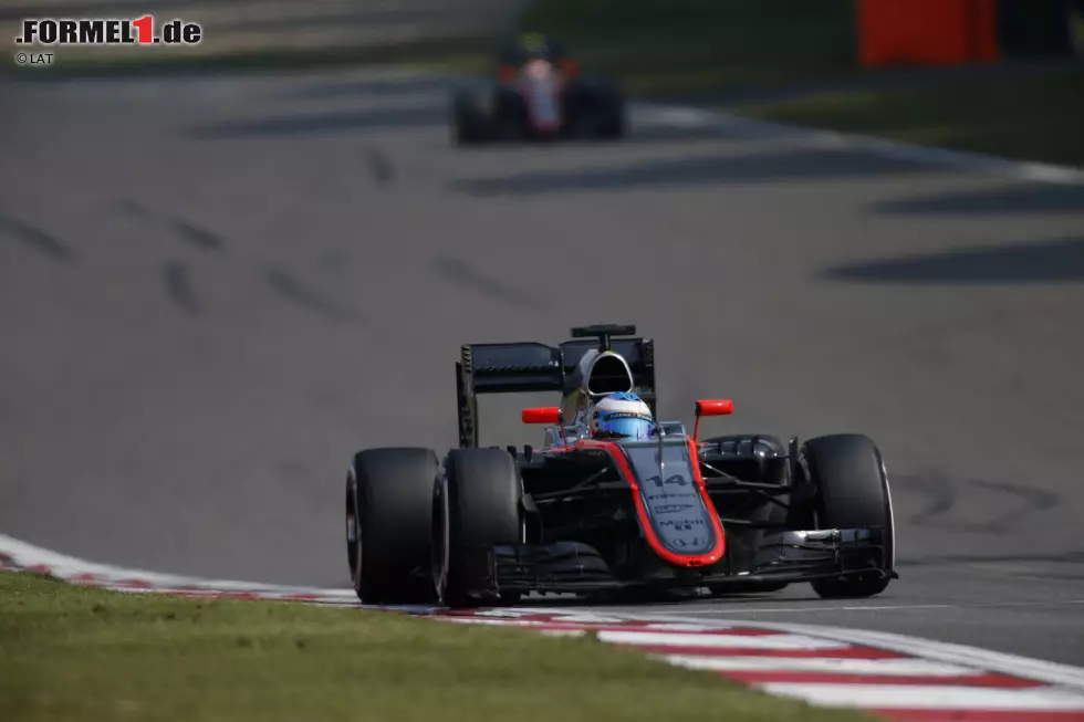 Foto zur News: Fernando Alonso (McLaren)