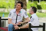 Foto zur News: Toto Wolff und Paddy Lowe