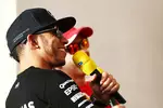 Foto zur News: Lewis Hamilton (Mercedes) und Sebastian Vettel (Ferrari)