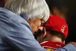 Foto zur News: Bernie Ecclestone und Sebastian Vettel (Ferrari)