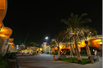 Gallerie: Paddock in Bahrain bei Nacht