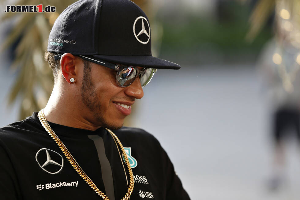 Foto zur News: Tatoos &amp;amp; Goldketten: Lewis Hamilton hat einen in der Formel 1 einzigartigen Stil