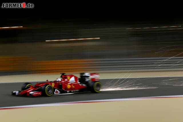 Foto zur News: Heißer Auftakt: Sebastian Vettel fordert in Bahrain die Silberpfeile
