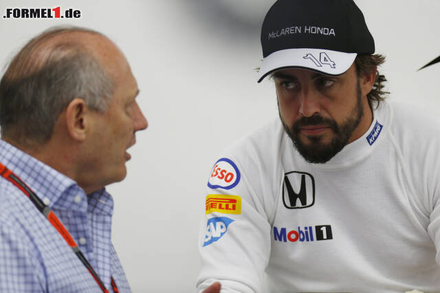 Foto zur News: Ron Dennis mit Fernando Alonso (McLaren Honda)